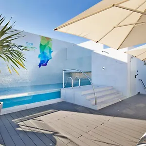 Hotell White